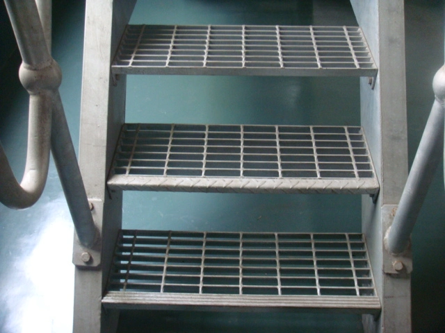 Building Material Galvanized Serrated Steel Bar Grating for Industry Floor Trench