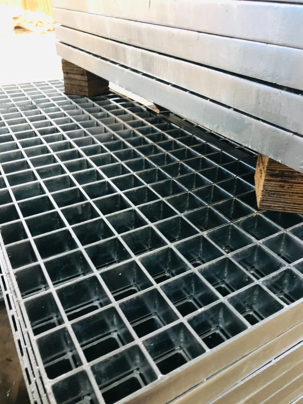 Building Material Galvanized Serrated Steel Bar Grating for Industry Floor Trench